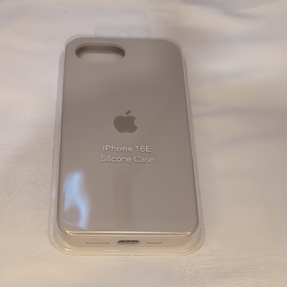 Apple iPhone 16E Silicone Case - Silver